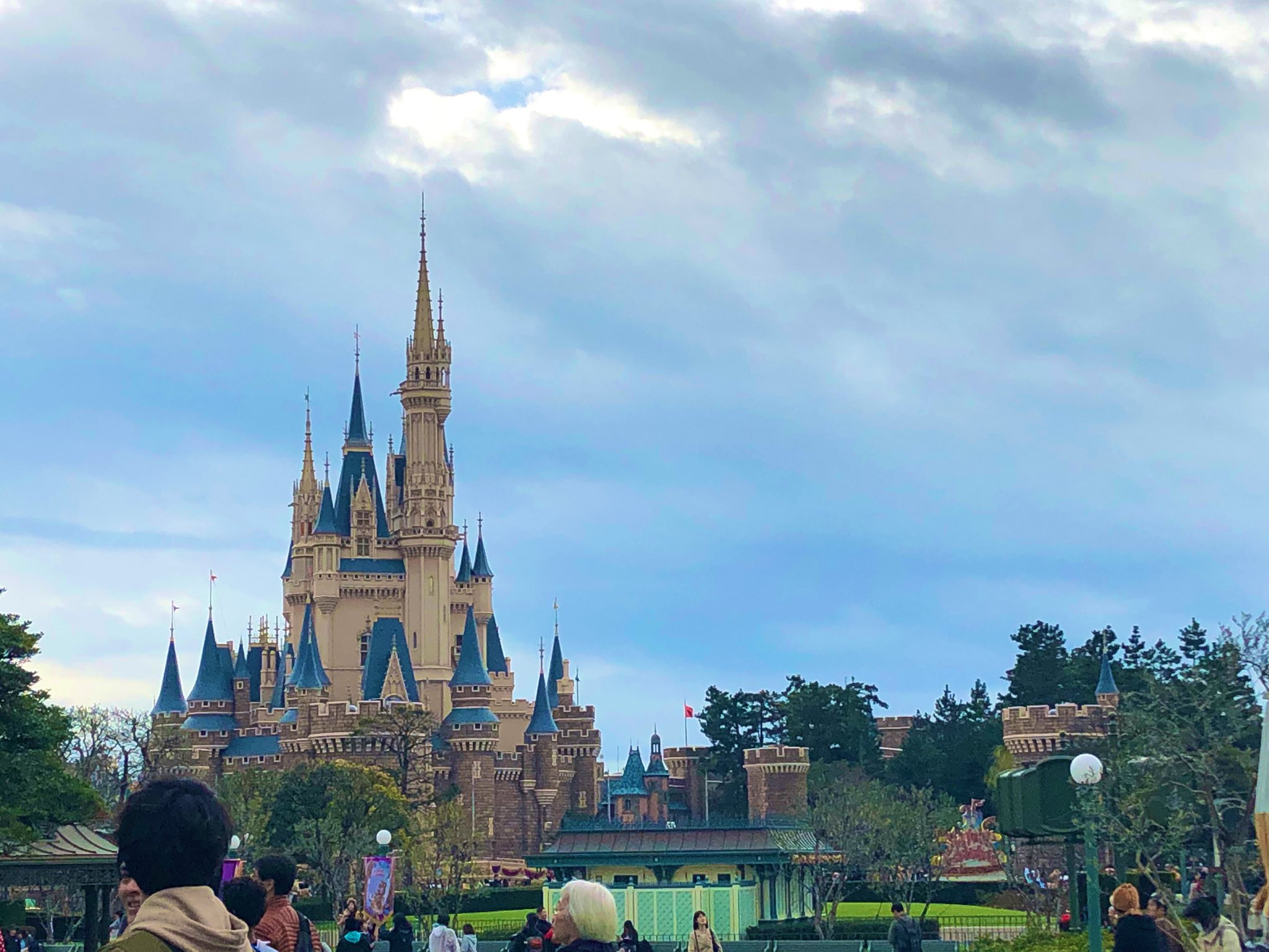 ちさと 弾丸ディズニー楽しかった 2人とも自撮りに慣れなさすぎてポーズばらばらwww T Co Cpjafwr0f6 Twitter