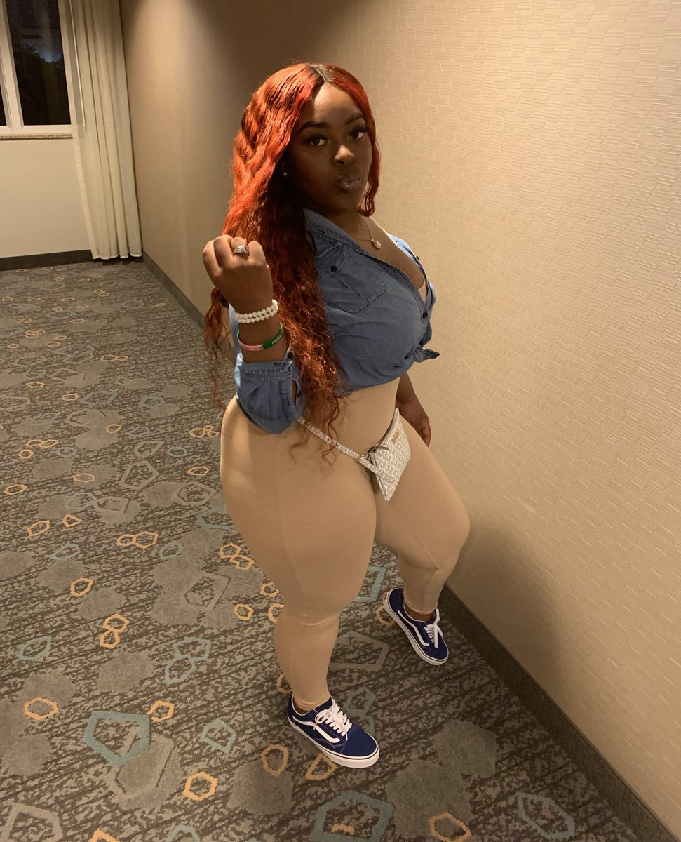 _ColorMeTee_'s tweet photo. Don’t Sleep On The One You’ve Been Dreaming About 💙🦋✨ #YourFAV #New2Yall #Old2Me https://t.co/fM3EAOavWh