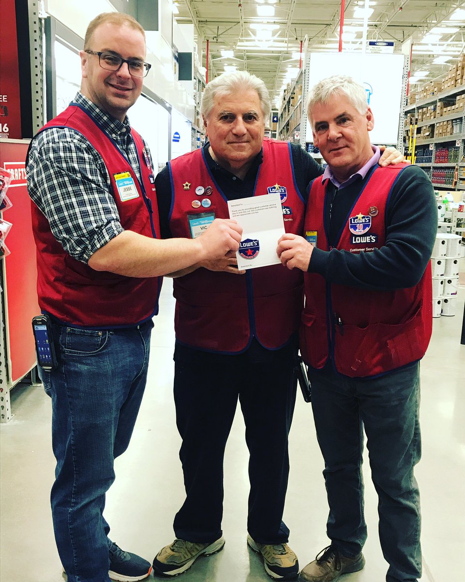 Lowes2428's tweet photo. Congrats to Vic M. for earning a Red Star Service Award! #lowes #manchesternj @nmcmillan1243 @JaneenV0516 https://t.co/PMmjEhA5q2