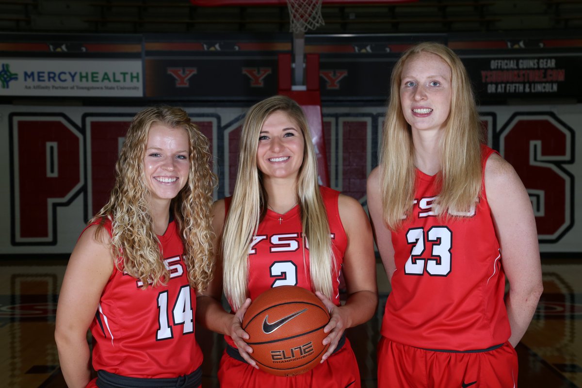 YSUWomensHoops's tweet photo. Smolinski makes another 3, and our three seniors come out together.

They combined for 44 points tonight. Three trips to the postseason in four years for Melinda and Alison. Four in five years for Sarah.

#GoGuins🐧 | #YandProud https://t.co/5NCMfzMJC0