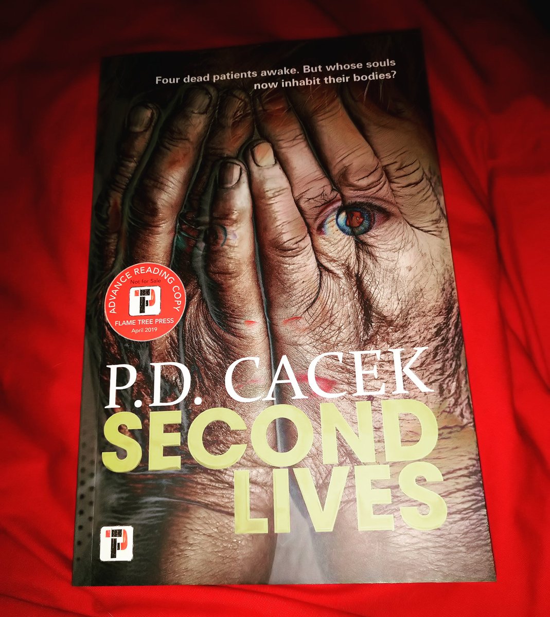 smbslt's tweet photo. This #bookcover though π±π #blogtour
Up next will be #reading #book #SecondLives by #PDCacek this is going to be my first time reading this author.
A #FlameTreePress book
#RandomThingsTours #blogger #bookblogger https://t.co/KsGjuByR2X