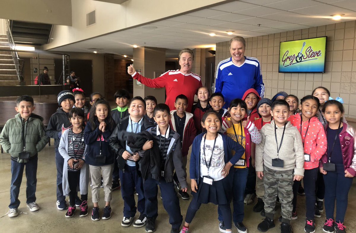 1st Grade Field Trip...Who Rocked the house? Greg &amp; Steve did! No frowning firsties in this pic            ❤️🌈🎵😎