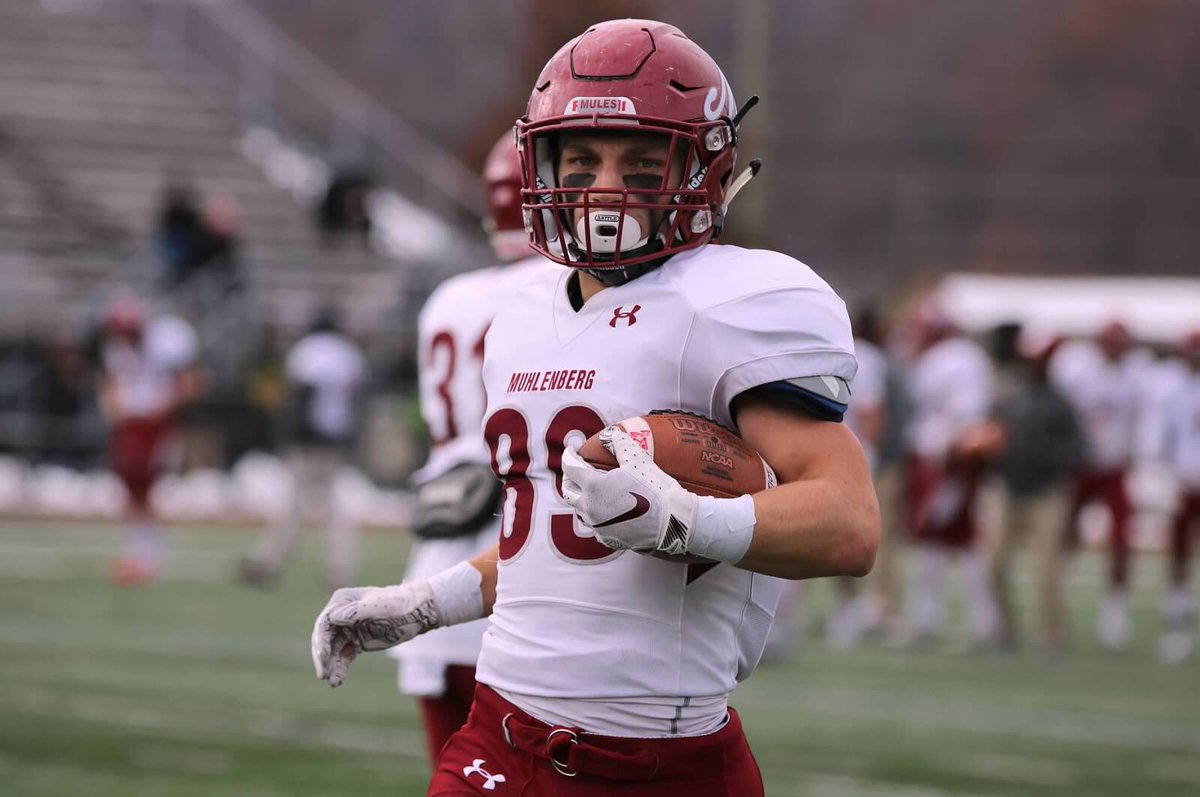 Coach_MHarris's tweet photo. Happy Birthday to one of the Brotherhood’s Wide Receivers 8️⃣9️⃣🏈👀@max_kirin 👀🏈 Eldersburg, MD🚩
#BDAYPhotosOfTheDay📸PLAYMAKERS❗️ get #DevelopedHere BIA #AllConference #Murrland #KirinBros https://t.co/YFSaFhobEU