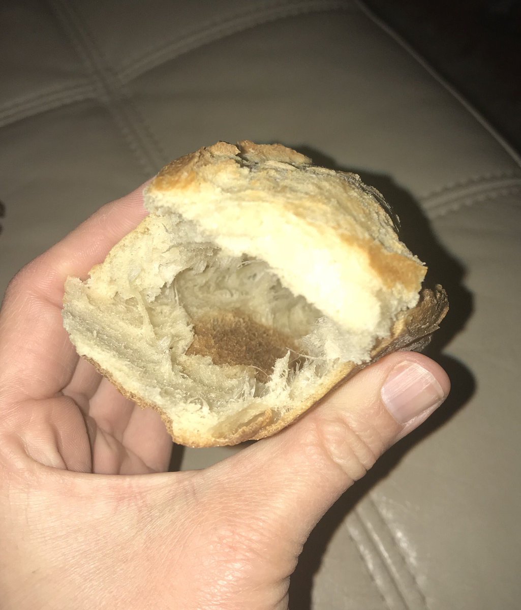 kris100507's tweet photo. @panerabread WTH?? Hollow baguette, drink made wrong and didn’t get the cookie I ordered...served $15 of disappointment. 😡 https://t.co/IXsraphVpf