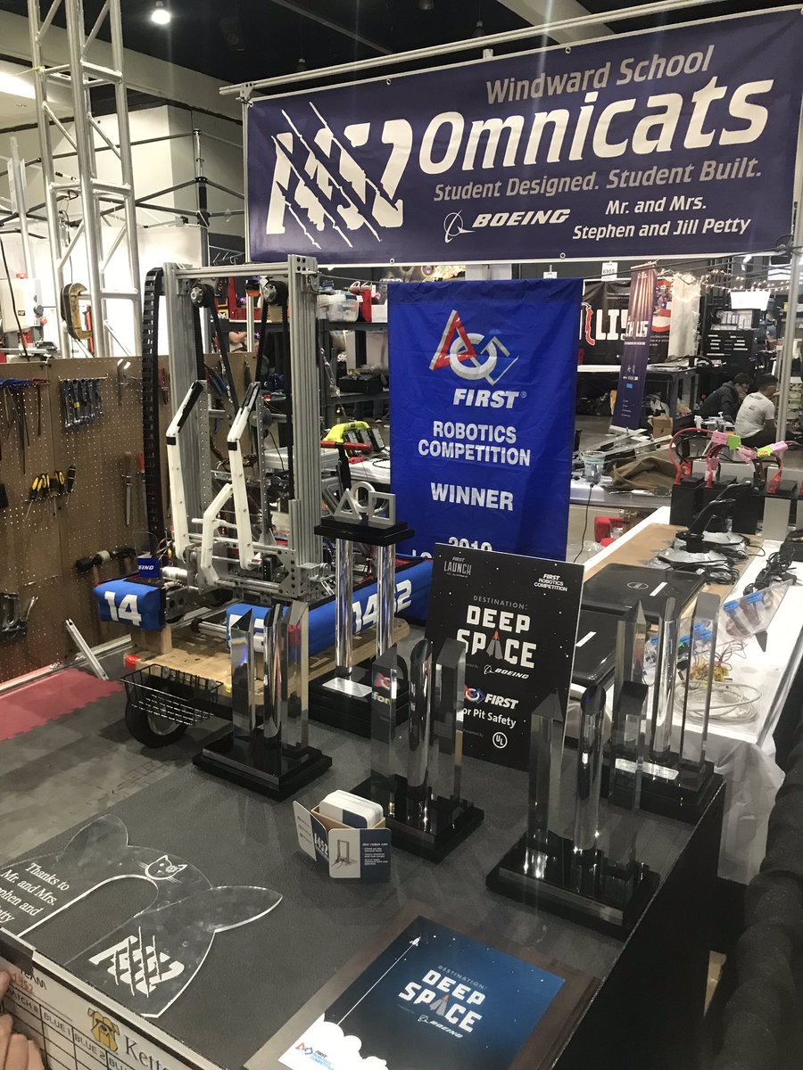 FRCTeam1452's tweet photo. Goodnight LA.  See you in the morning.  #frcteam1452 #FIRSTLA #morethanrobots https://t.co/FdlJ1w5VpY