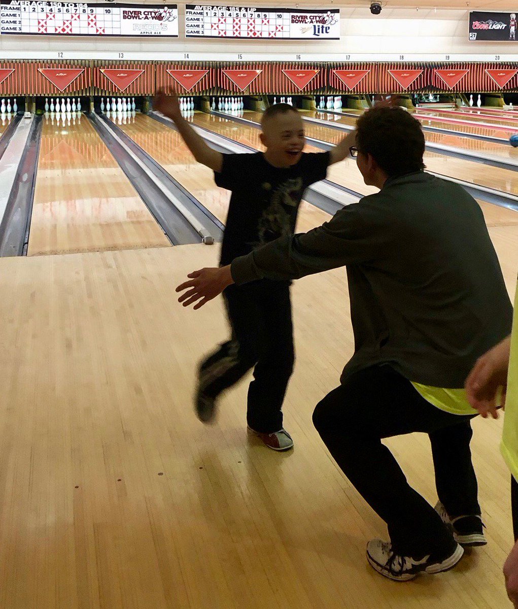 Elemen1Napoleon's tweet photo. Special Olympic Bowling with 4 County Volunteers #SpecialOlympics #FourCounty #NESProud https://t.co/wB4xXV77n7