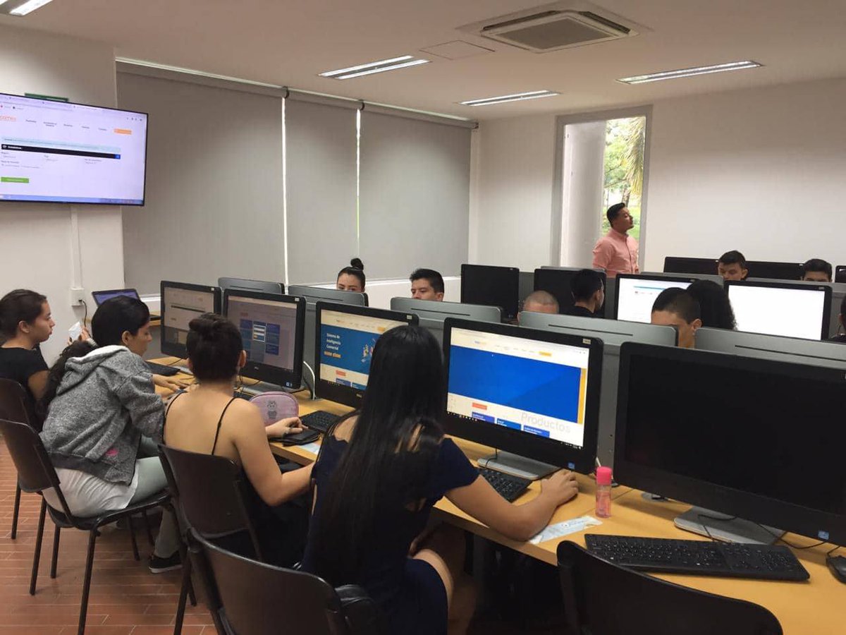 CraiUsta's tweet photo. El CRAI-USTA Villavicencio en el marco de su proceso de formación a la comunidad académica, y articulado con el Proveedor del recurso electrónico de Legiscomex, adelanto dos capacitaciones de la herramienta, la cual está orientada al programa de Negocios internacionales. https://t.co/1KHvzoAAXF