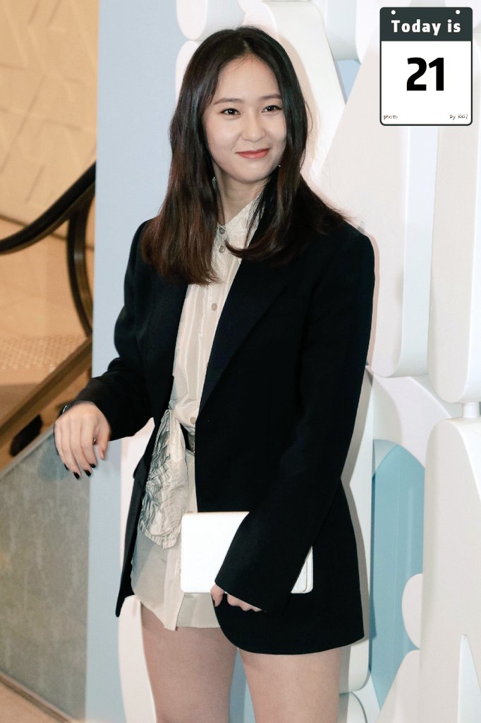 daskdeath's tweet photo. #鄭秀晶 #krystaljung #정수정 #jungsoojung
miumiu藝術裝置酒會 https://t.co/xy6yJfmjys