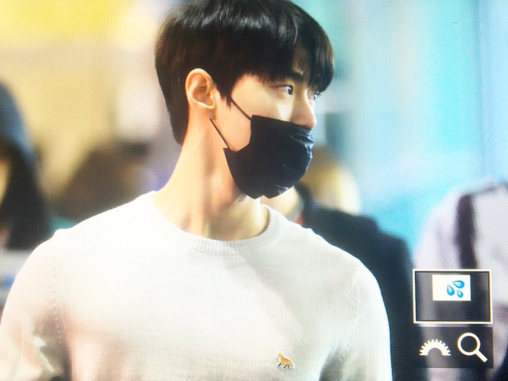 dew_dy21's tweet photo. 190322 NGO  #도영 #DOYOUNG https://t.co/DtYjrwNGCb