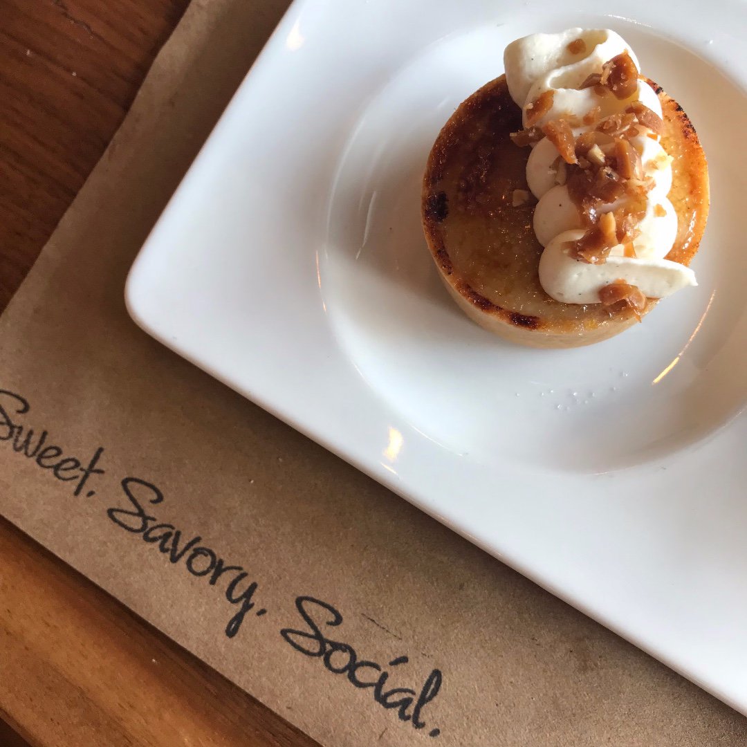 🌶We're spicing up our Happy Hours!! What Spring menu changes are you most excited about 🍪?!
.
.
.
#vanillamore #SweetSavorySocial #tasty #seasonalmenu #Foodstagram #milkandcookies #thesweetesthappyhour #happyhour #dessert #montclairhappyhour