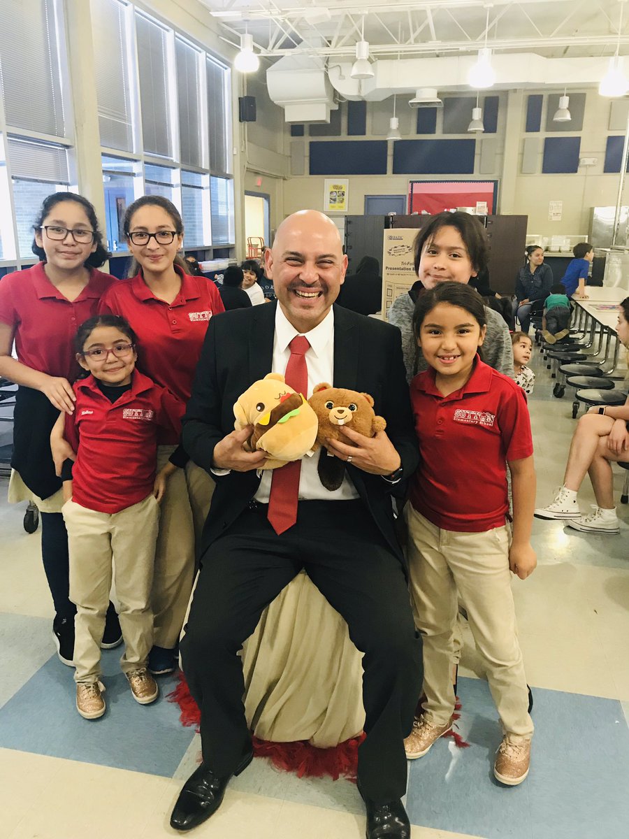 educatorsimpact's tweet image. Love how interactive our 5th grade Scholar’s GT Expo projects were. I was greeted with “Please have a seat  on our Lit De Pneu. That’s French for tire chair.” Don’t mind if I do 🙌🏼 @SuttonES_HISD #suttonrocks