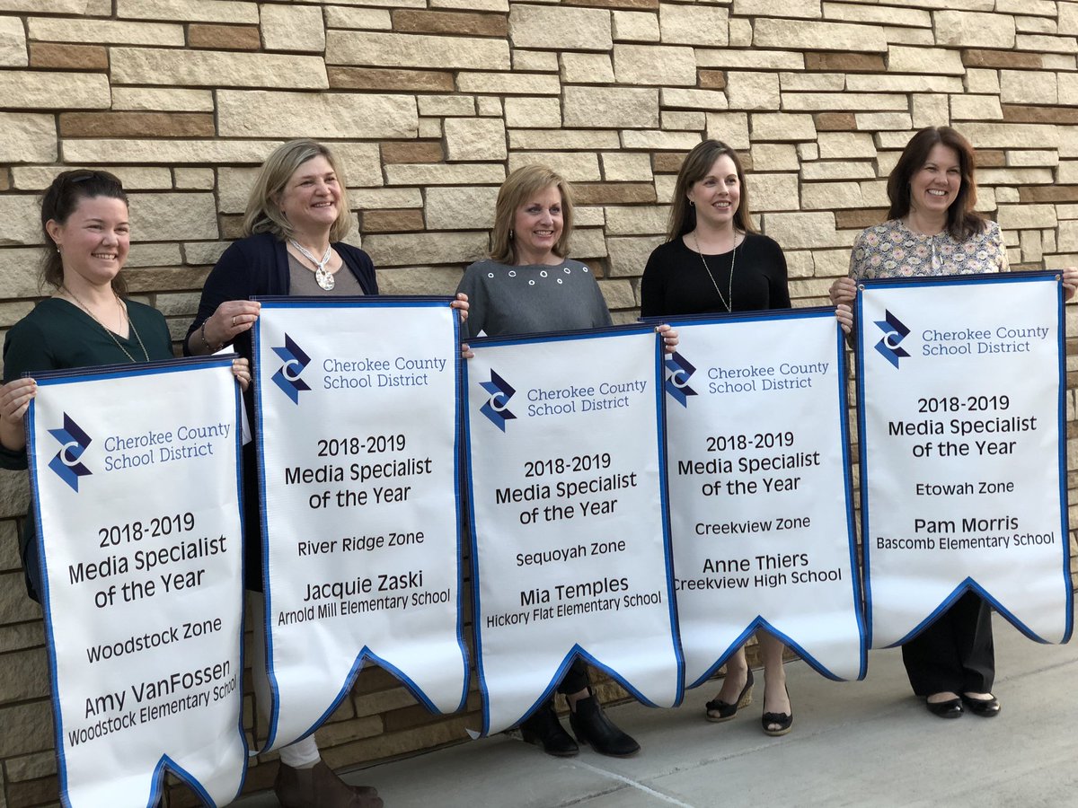 thelibraryanne's tweet photo. Great evening celebrating with these talented #ccsdfam innovation zone media specialists of the year! @alvf2010 @ArnoldMillMedia @bobcatsbookery @miatemples @anechvatal @WarriorsLC https://t.co/EUDowkvVhO