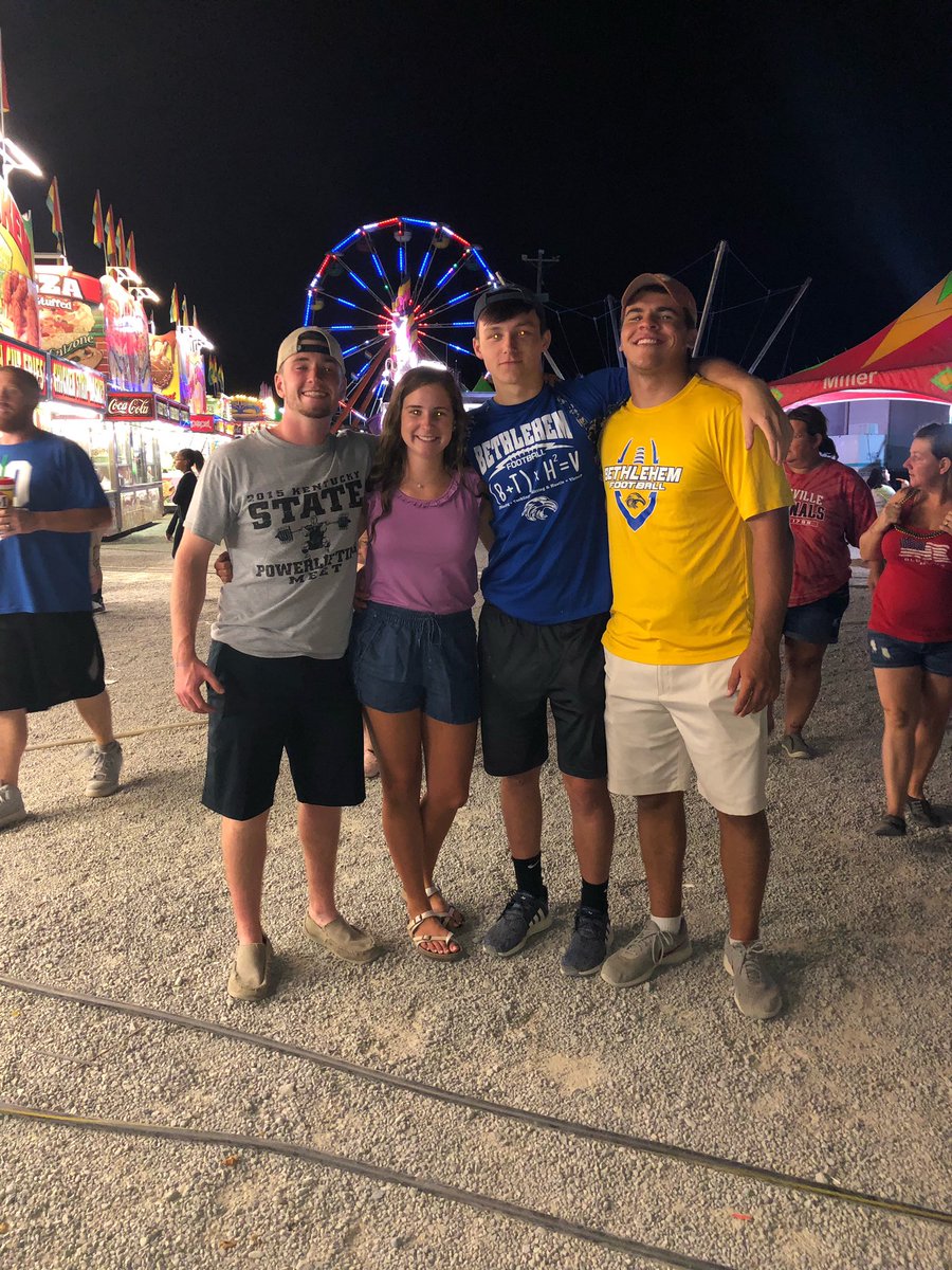 sarahdowns20's tweet photo. Happy birthday to my fav husband of all!! Super pumped to go on new adventures all summer with you and all of our besties. Miss you lots ❤️ @rilo_c_12 https://t.co/04HQvOygaH