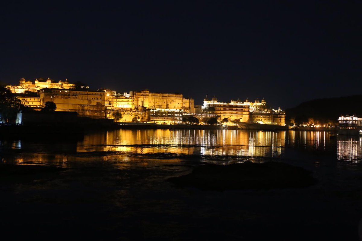 vrinss's tweet photo. Thank you @TheLeelaHotels #udaipur for a fabulous dinner with a view! #rajasthan #udaipur #weddingvenuehunt #india #roots #travel #explore https://t.co/l9kXT9RcjX