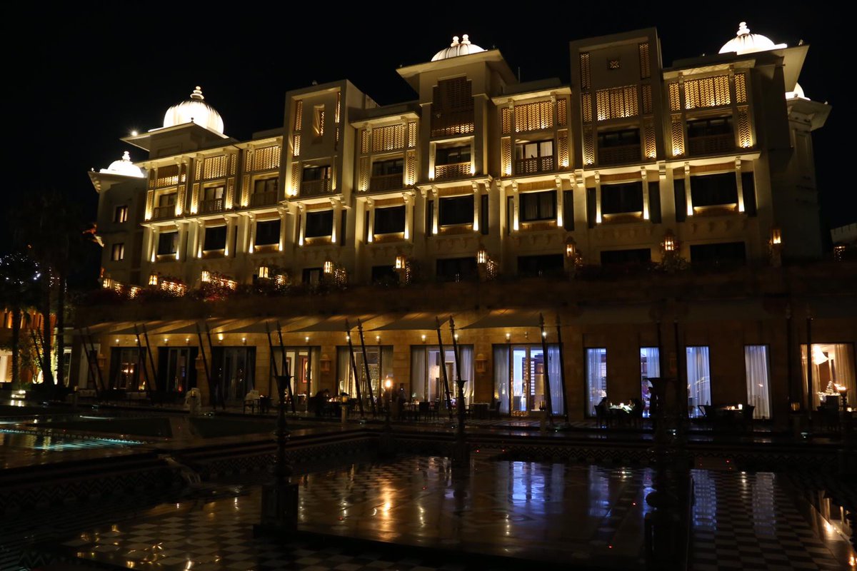 vrinss's tweet photo. Thank you @TheLeelaHotels #udaipur for a fabulous dinner with a view! #rajasthan #udaipur #weddingvenuehunt #india #roots #travel #explore https://t.co/l9kXT9RcjX