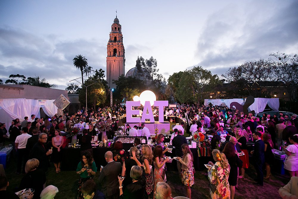 📣 #BLOOMBASH is coming up fast on Friday, April 12. You'll enjoy cocktails, craft beer, divine delicacies from top fine dining eateries, dazzling art installations & nearly 100 floral interpretations at #ArtAlive2019. Get your tickets NOW at bit.ly/BloomBash2019