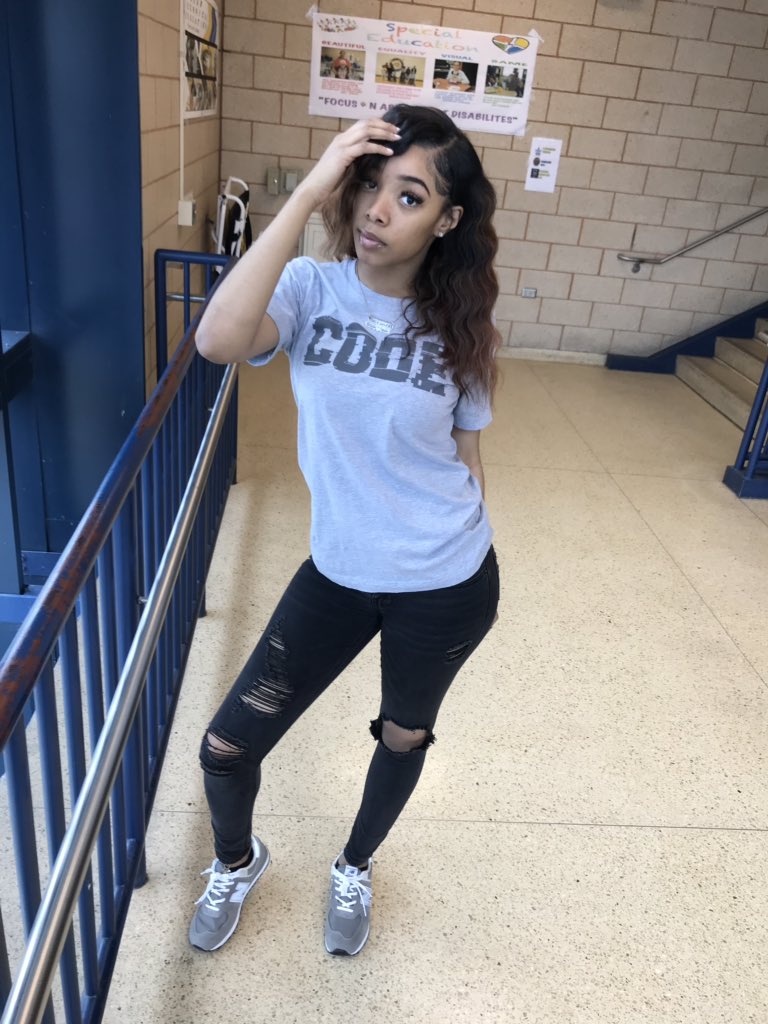 FinestStar_'s tweet photo. i swear she nothin like the rest🖤! https://t.co/y8G4ps1hgZ