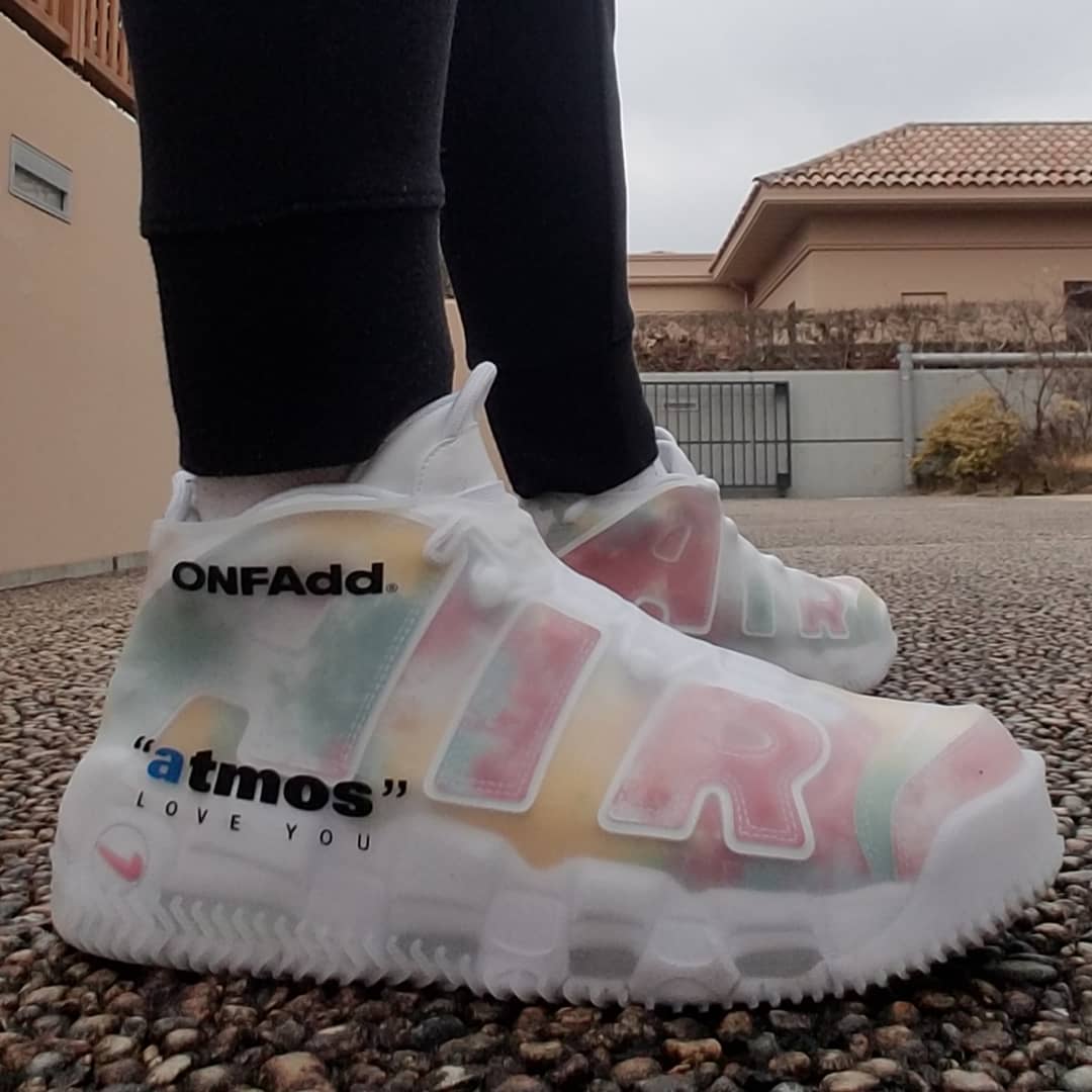 40game Twitterissa 雨の日用のスニーカーカバーなんてあるんですねー おじさん 驚いちゃいました 学生時代 雨の日 のチャリ通学ではスーパーのビニール袋を靴に被せてましたが それと同じ発想かな 笑 Atmos Rainsockslite