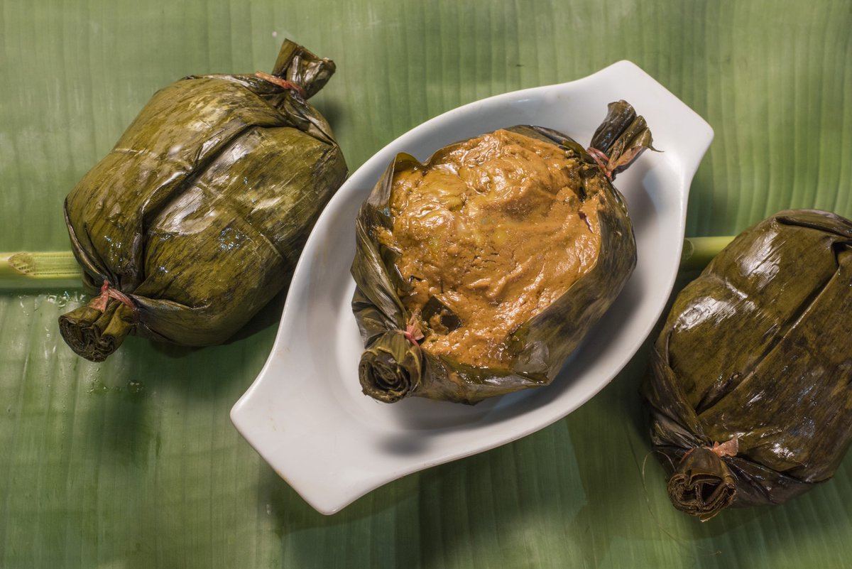 solennheussaff's tweet photo. Have a taste of tamalos when in Samar. The dough is filled with pork in spicy peanut sauce. While there are other versions of thos in the Philippines, in the Visayas it can be found only in CatbalogancretKitchensOfSamar #SparkSamar #InfiniteEscapes #ItsMoreFunOfThePhilippines https://t.co/7XqiBr29U7