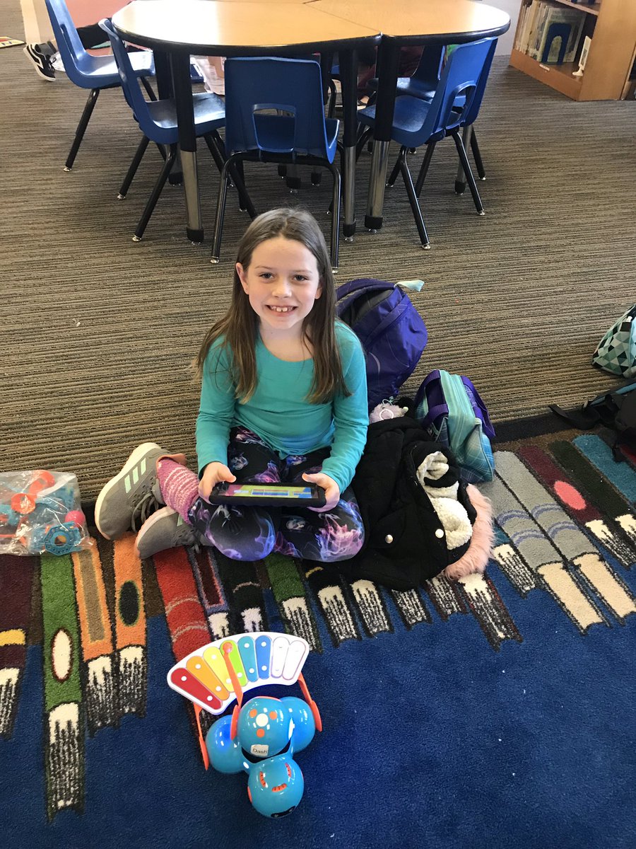 wpburns417's tweet image. STEAM leaders @GrayElementary coding our Dash robots from @WonderWorkshop we love the new Gripper arms! #computerscienceforall #studentleaders #luckylibrarian #whatwedo #spslib