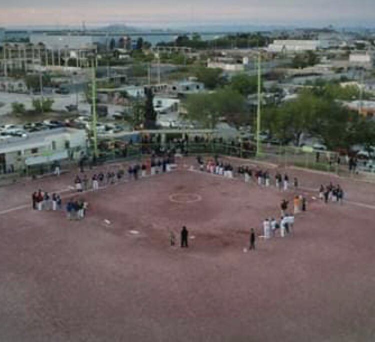 MarioMartinezP's tweet photo. Inauguración liga de sóftbol de ciudad Frontera https://t.co/dTNxxk8B93