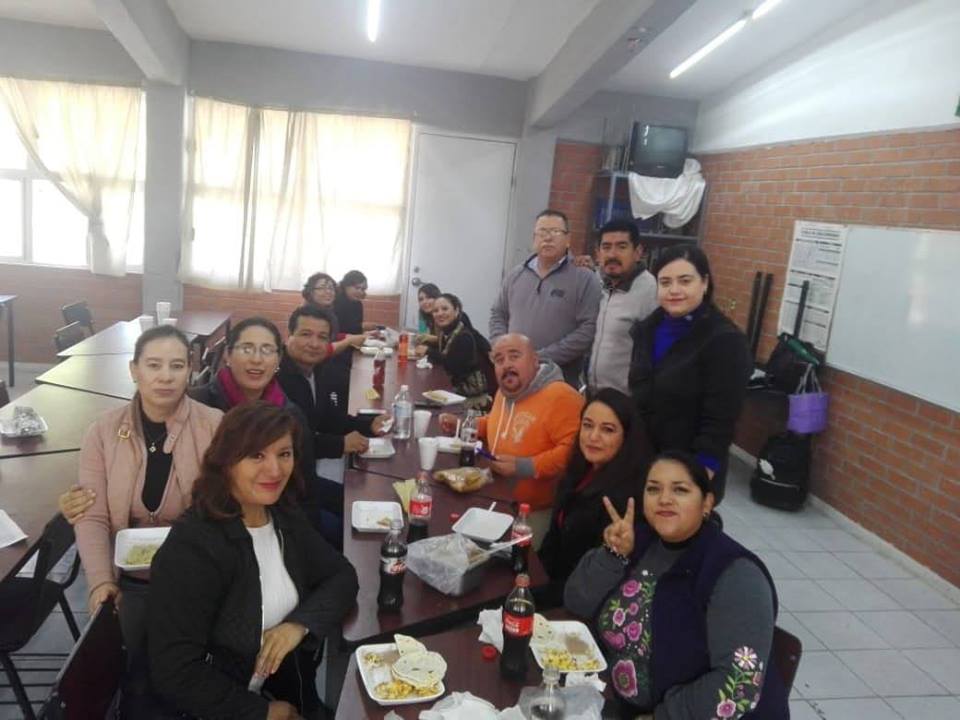 Convivencia con los alumnos mas destacados del semestre anterior #CECYTECJFK reconoce todo su esfuerzo.
<a href="/CECyTECoahuila/">CECyTE Coahuila</a> <a href="/franciscotobias/">Francisco Tobias</a> <a href="/luiseduardo200/">LUIS GUAJARDO</a>