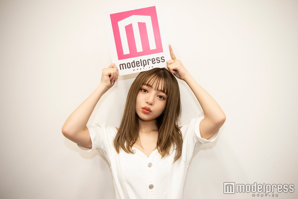 modelpress's tweet photo. 【プレゼント😍】

#ちぃぽぽ 直筆サイン入りチェキ＆サイン入り書籍を4名様に🎁

①モデルプレスをフォロー＆このツイートをRT
②チェキor書籍どちらが欲しいかをリプライで記載
で応募完了✌

4/5 正午〆切！当選通知はDMにて💌

インタビューはこちら🔻 
https://t.co/NrD9rmmnL3

@popochan318 https://t.co/XbTufo5n0N