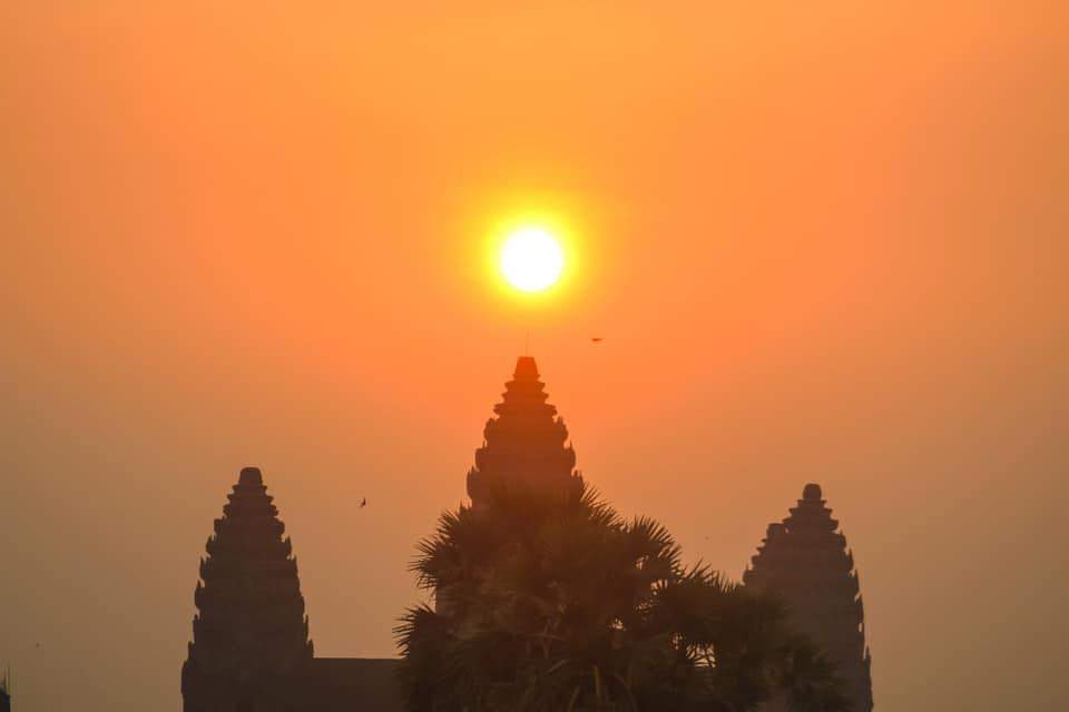 chhen_to's tweet photo. Angkor wat temples in Cambodia country. https://t.co/2Wdog0u1ox