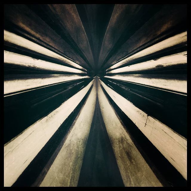 campmurphy's tweet photo. vertex .
.
.
. . .
. .
..
.
#photography #photocamp #dark #contrast #texture #abstract #geometry #abstractart #abstractphotography #toned #line #abstraction #wood #perspective #vertex https://t.co/oOSvDhPVZm https://t.co/aKqWxKa07x