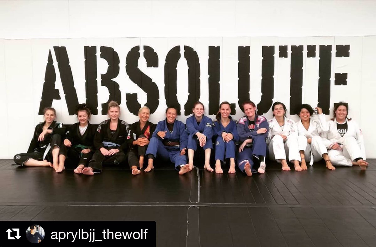 chanelphoenix's tweet photo. It’s Saturday tomorrow which means it BJJ day with the girls at AbsoluteMMA. #questforblue #bjj #brazilianjiujitsu #jiujitsu #bjjgirls #love #train #bjjwomen #doyoueven #ladiesclass #rollingwood #mmafightsore #AbsoluteMMA #weareAbsoluteMMA https://t.co/S1MQVf6zPU