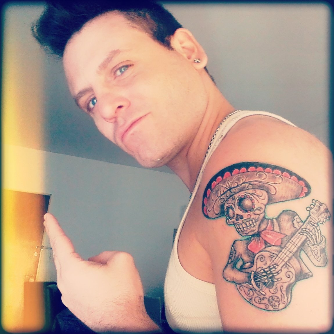 Ezequiel_mylian's tweet photo. Nuevo #Tatto
Llevando a #Mexico en la piel.

By: #blackRoseTatto

#Tatuaje #tattoos https://t.co/y93ZRg4kOH
