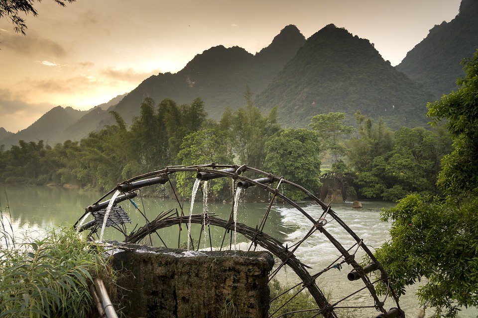 helloVietnamTO's tweet photo. Water wheel https://t.co/vvS43xAHJC