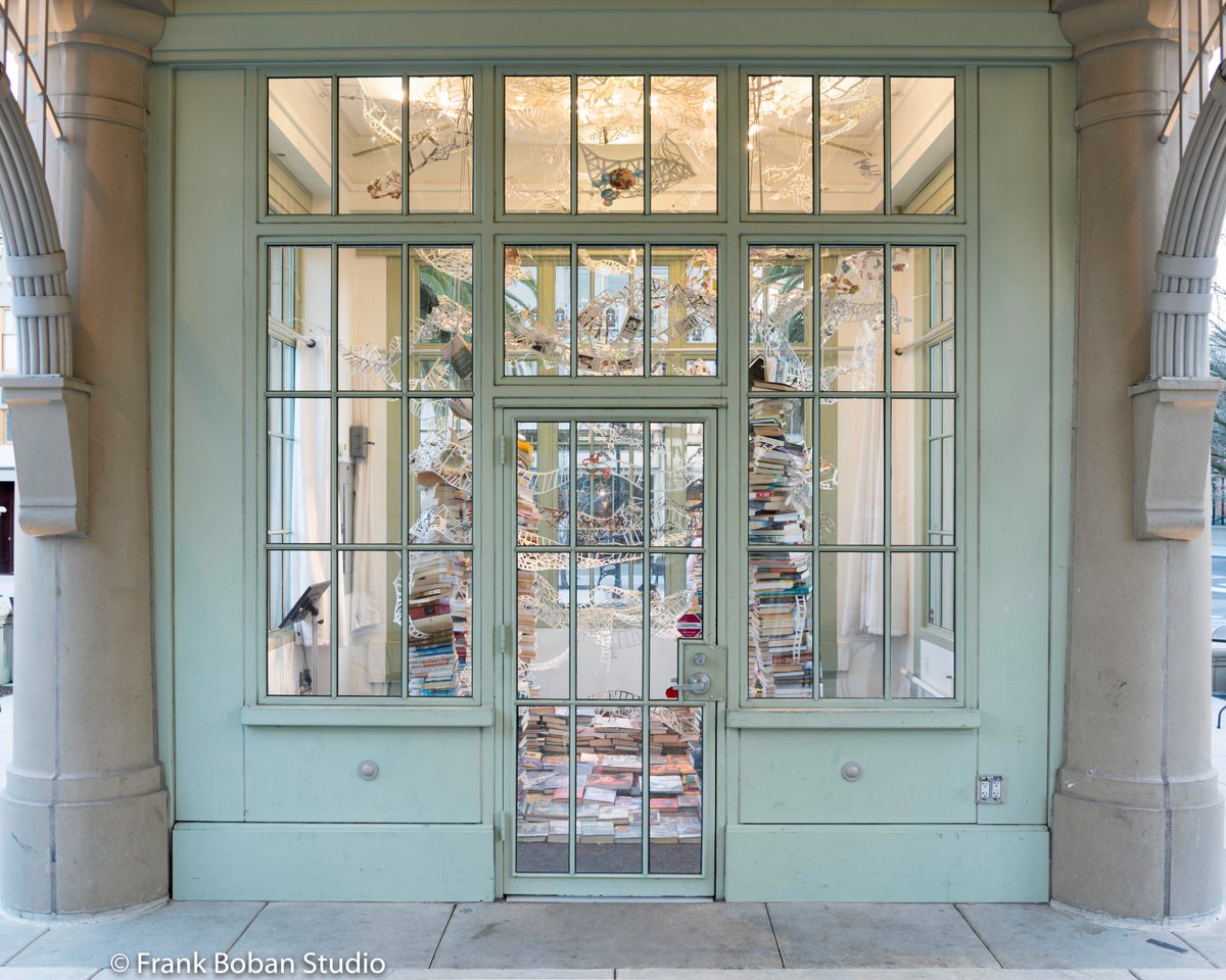 FrankBoban's tweet photo. Kudos to Kate Dodd and her wonderful installation, "Incubator." If you're overcome with #FOMO, then head over to the Art Kiosk in Redwood City's courthouse square. #RWCartkiosk #fungcollaboratives #publicart #installationart #bayareaart #RedwoodCitypublicart #rwcevents #rwcparks https://t.co/ZatxZhzurn