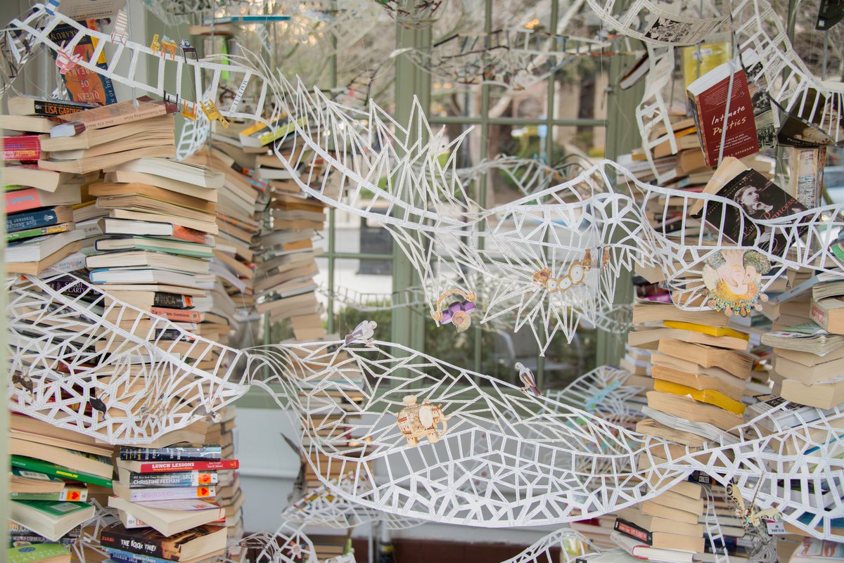 FrankBoban's tweet photo. Kudos to Kate Dodd and her wonderful installation, "Incubator." If you're overcome with #FOMO, then head over to the Art Kiosk in Redwood City's courthouse square. #RWCartkiosk #fungcollaboratives #publicart #installationart #bayareaart #RedwoodCitypublicart #rwcevents #rwcparks https://t.co/ZatxZhzurn