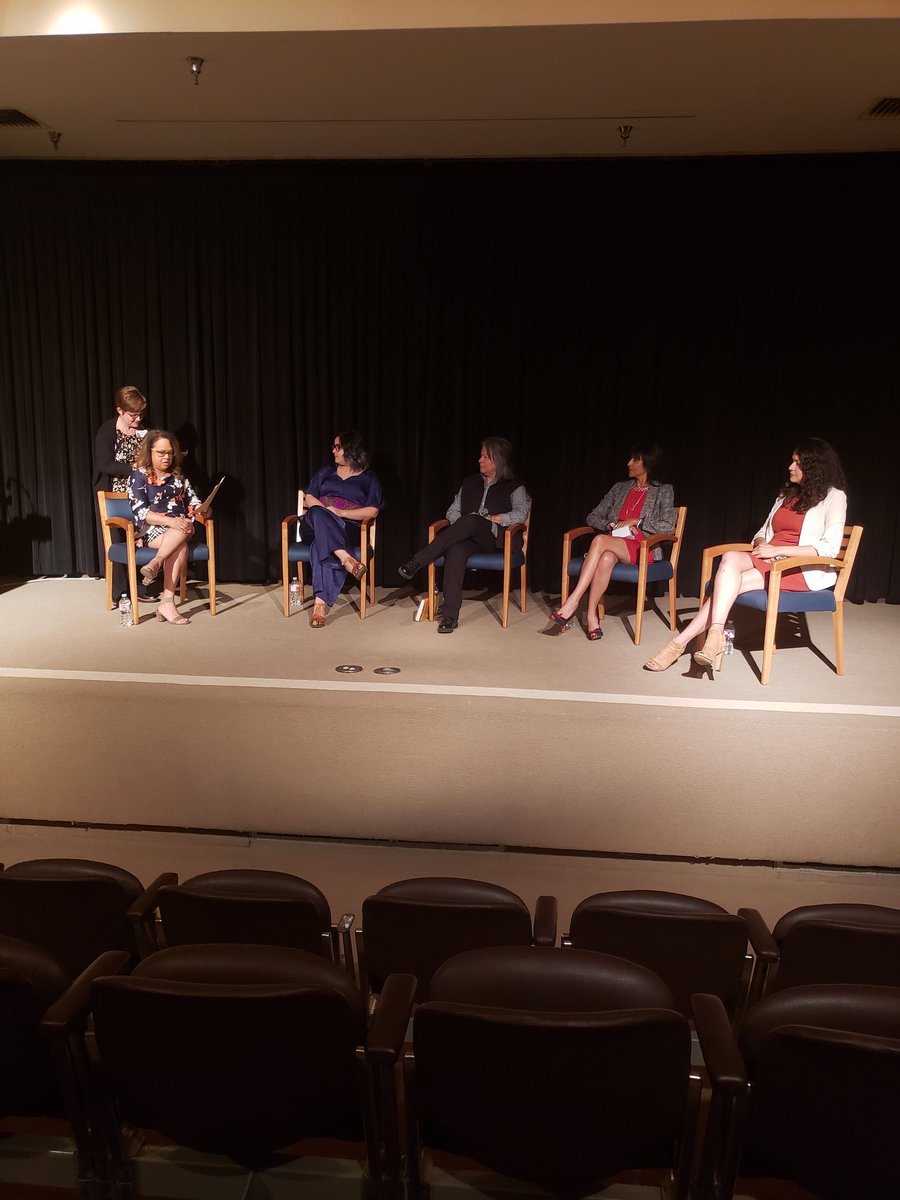 IlianaMTSU's tweet photo. Great time at the #QuienesSomos community panel! Got to learn about my Hispanic/Latino community and women who are leaders here in Fort Worth. Great to see many successful latinas in my community. #MacroReflection #TarletonSOCW @DrNJonesTSU https://t.co/261SIrUmfa