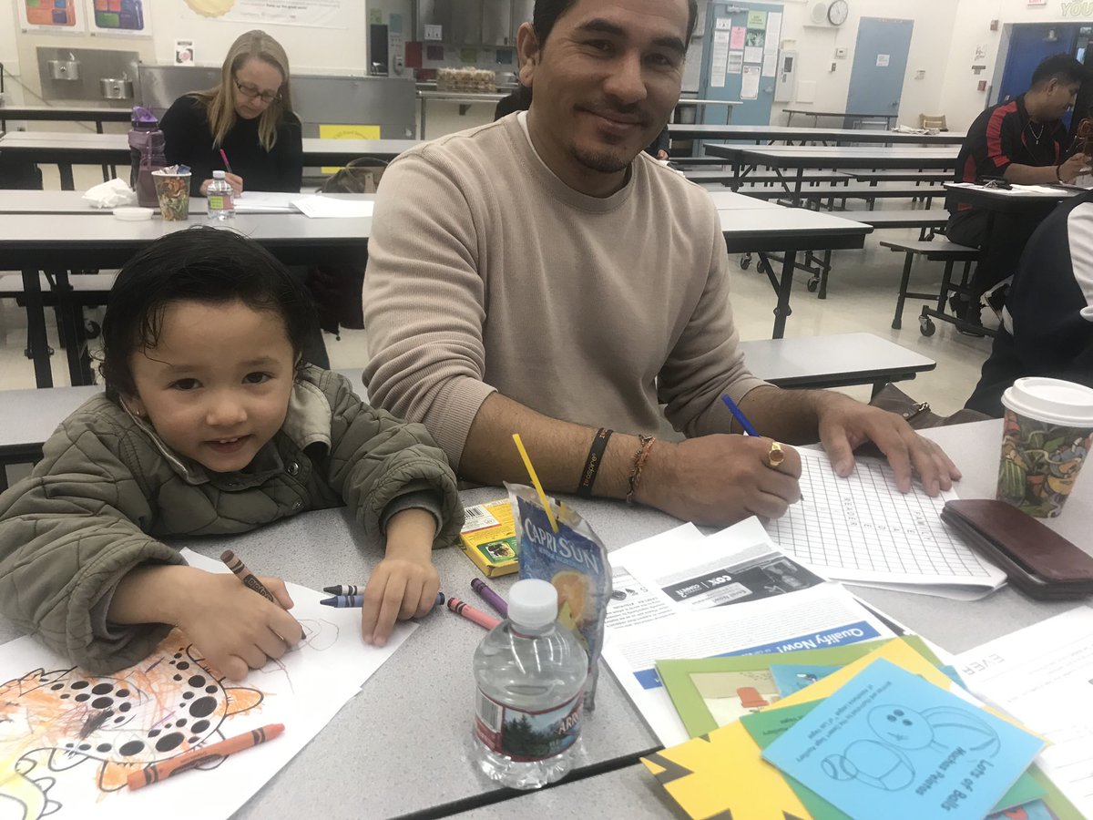 CCSDFamily's tweet image. Thank you for hosting the UFL workshop! We ❤️ how @LewisERoweElem1 is always ready with coffee, treats, free books, a teacher/classroom presentation, and drawing prizes! The diverse parent community consistently shows up &amp;amp; engages!👏#familyengagement  #linkedtolearning #1forKids