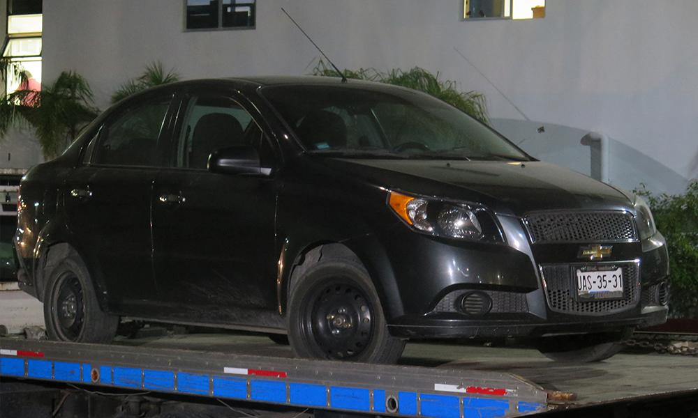 diarioelpopular's tweet image. #Enterate📢 | Grupo de taxistas detuvo a dos hombres y una mujer que #despojaron de su unidad a un conductor 🚗🚨.  bit.ly/2OidC8r