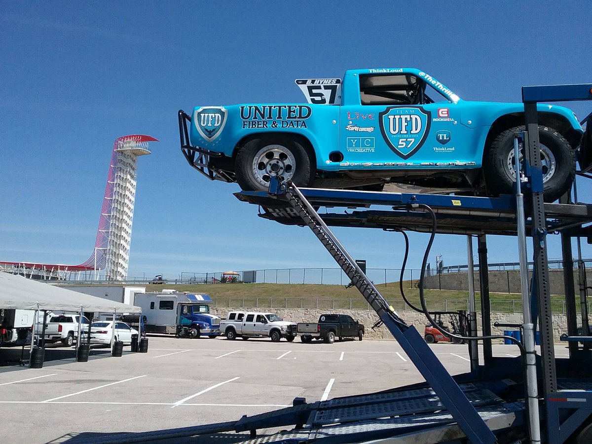 Racesherpa's tweet photo. Whoa .... Easy there ! Don't get yourself bit by a #Texas rattler ! Seen on our Mini #PaddockTour @COTA for the @IndyCar #INDYCARClassic #IndyCar Race inย #Austin @RobbyGordon @SSuperTrucks #StadiumSuperTrucks | #Racesherpa https://t.co/o1L3Zv0ZDZ