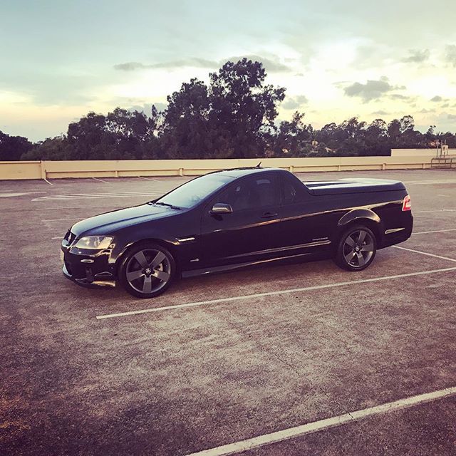 iamhijak's tweet photo. Waiting for a mate 🤔 #ute #holdenute #v8 #v8utes #chevyss #blackute #thunderute #aussiemusclecar #car #cars #utes #elcamino https://t.co/7qMS92n0UH https://t.co/phtnFi3AIs
