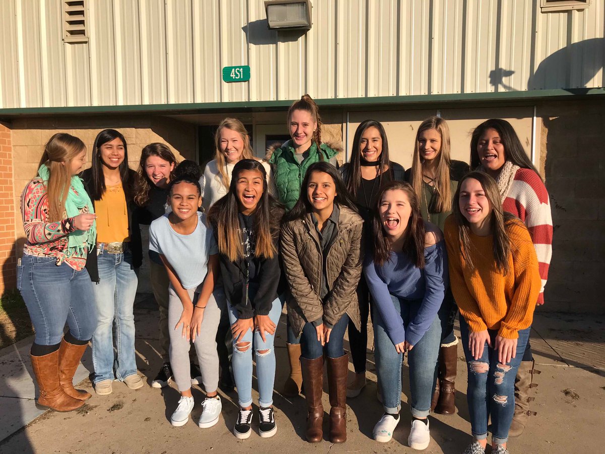 BhsCubette's tweet photo. Our LAST district game!! Come out to Magnolia West. JV @5 Varsity @7 It is THE MOST important game, determining if we make it to playoffs! #huntingforplayoffs #thesearethememoriesyoullalwaysremember #WeHere2019 #icantbutwecan https://t.co/qkXHfmuwFt