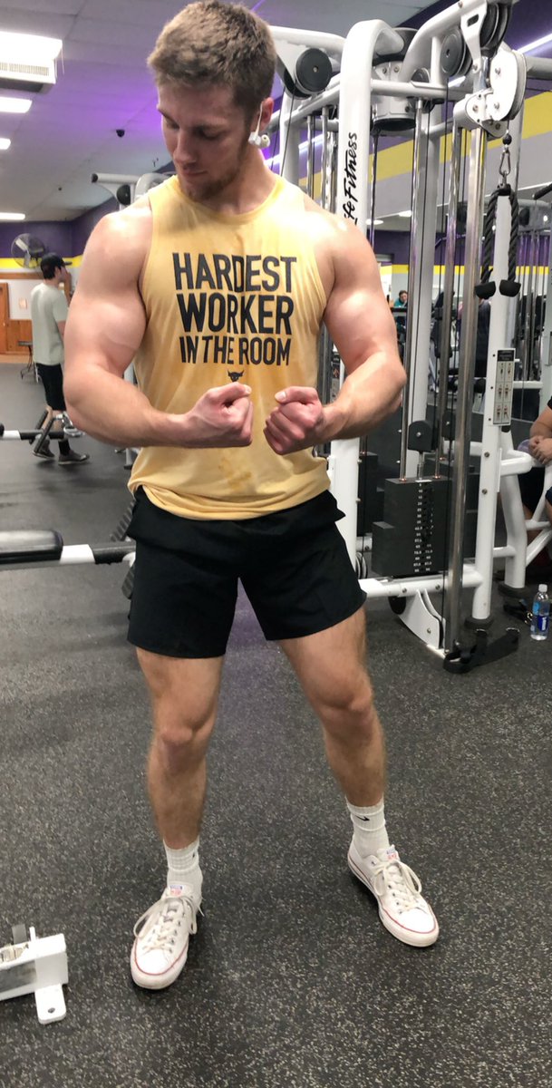 Curtis_116's tweet photo. Got the new @TheRock drop today and had to post it. Good quality and adds crazy motivation. Oh and it’s cutting szn @UnderArmour #BendBoundariesCollection https://t.co/cO4pKi1YhI