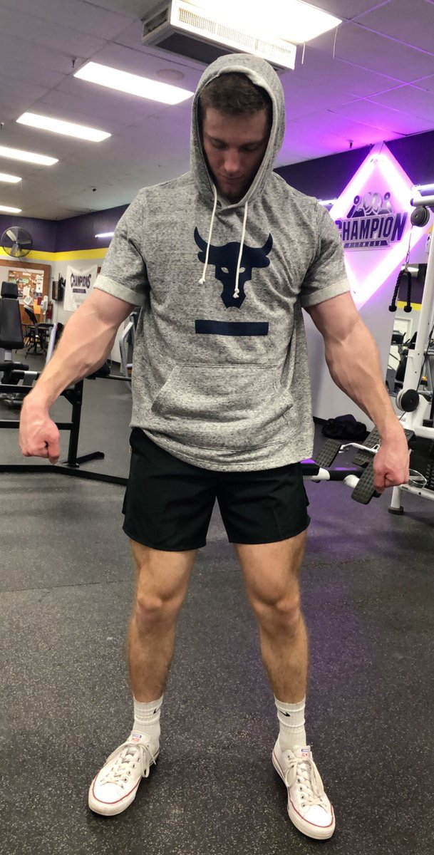 Curtis_116's tweet photo. Got the new @TheRock drop today and had to post it. Good quality and adds crazy motivation. Oh and it’s cutting szn @UnderArmour #BendBoundariesCollection https://t.co/cO4pKi1YhI