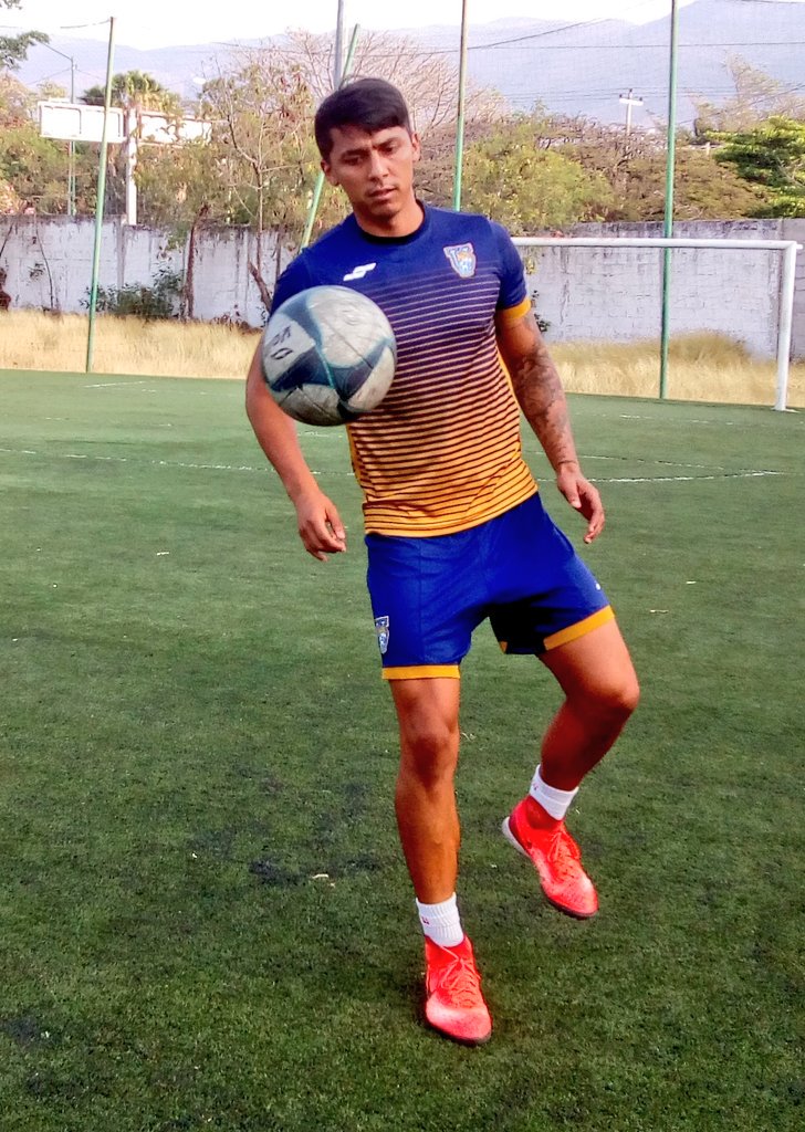 OCELOTES_UNACH's tweet photo. #MisOcelotes cerraron preparación y se reportan listos para recibir este viernes a #Cañoneros 💪🐆⚽👊
#SomosOcelotes 
#EspírituUnach https://t.co/fTbBLFfPZc