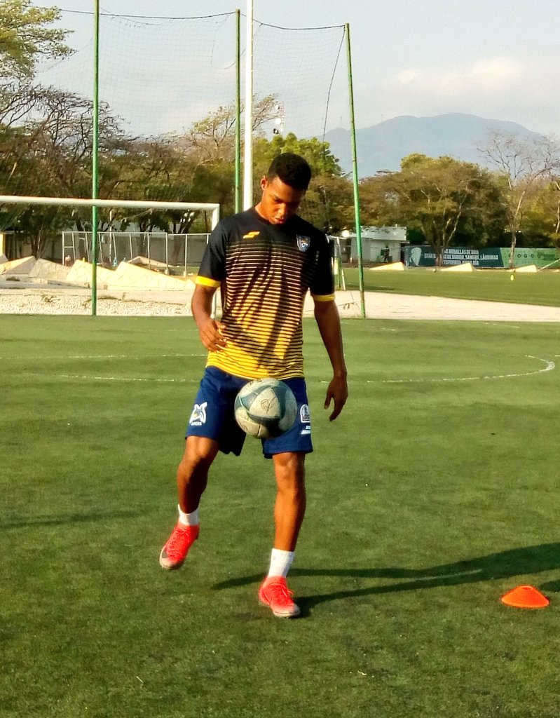 OCELOTES_UNACH's tweet photo. #MisOcelotes cerraron preparación y se reportan listos para recibir este viernes a #Cañoneros 💪🐆⚽👊
#SomosOcelotes 
#EspírituUnach https://t.co/fTbBLFfPZc