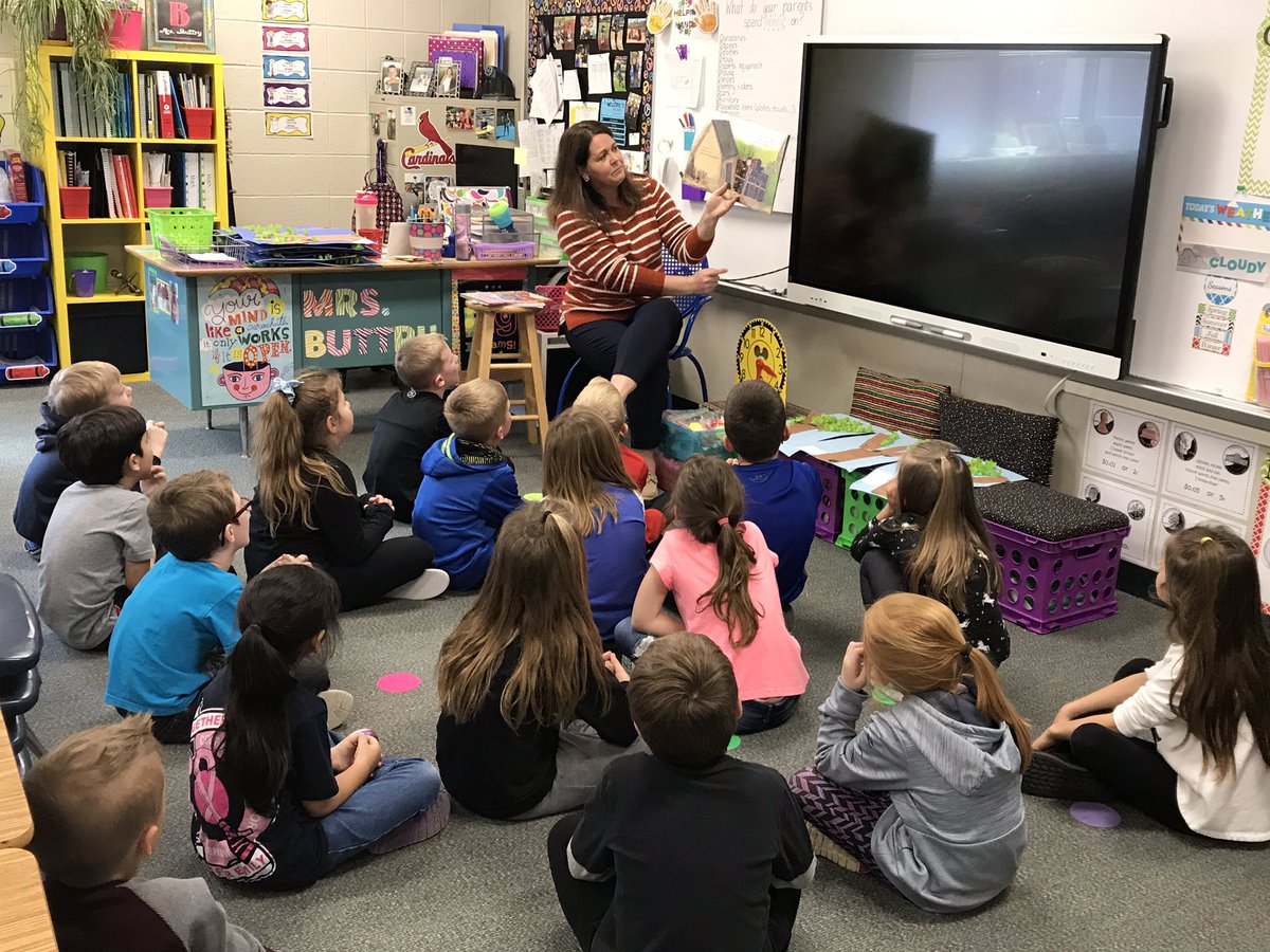 LButtry1's tweet image. These 1st graders were so excited to have their kindergarten teacher stop by our classroom to read a story today! @AshbaughSES #connectses #bulletpride