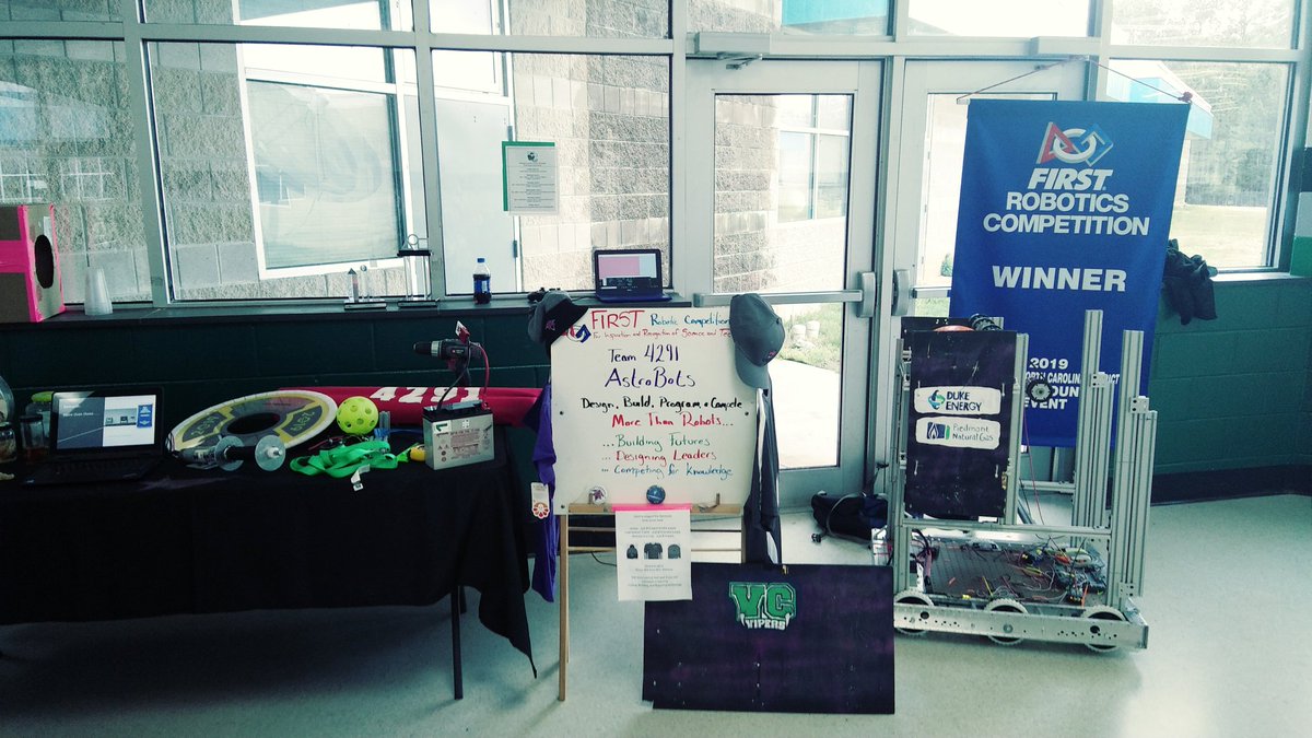 RobotMasterVCS's tweet photo. Wonderful open house, talking about what we do, skills we teach and the effects of it.  The team is still looking for some support to go to states, if you would like to help please contact me. @VCHSVipers @VanceCountyHS #VanceCoProud https://t.co/K5787pUewO