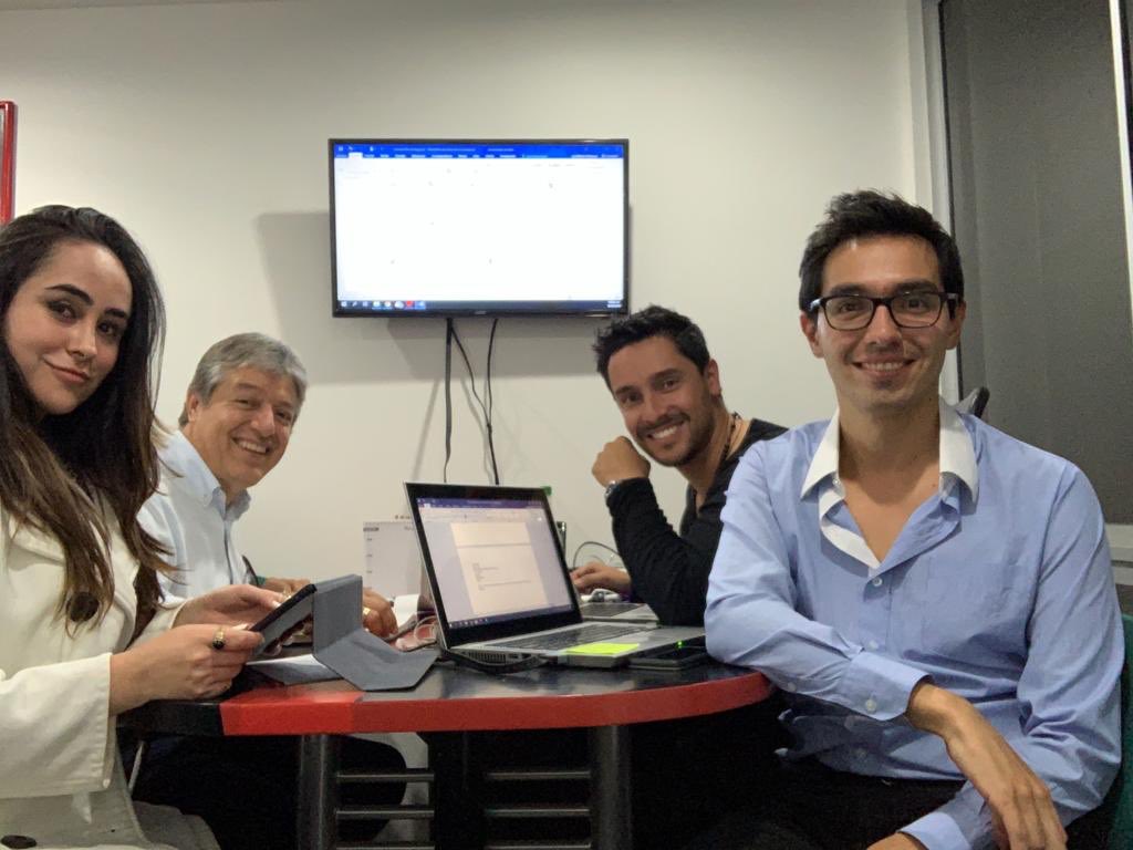 Triunfa haciendo lo que amas, ¡No te dediques solo a trabajar! #job #dreamjob #sueño #amaloquehaces #trabajo #triunfo #exito #emprendedor #entrepreneur #negocio #empresa #empresario #felicidad #profesional #objetivo #esfuerzo #dedicacion