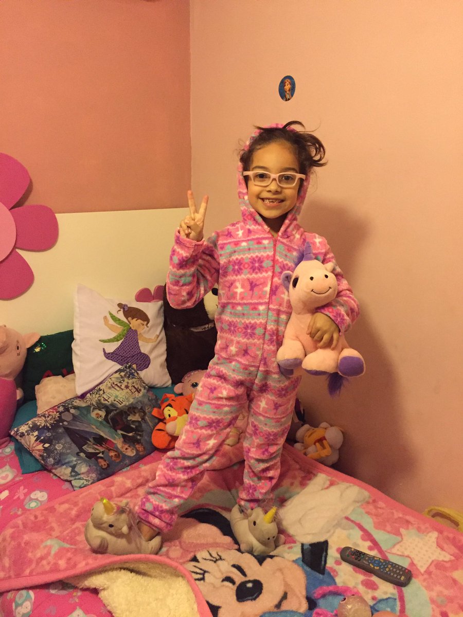 robbmtz's tweet photo. #mecaigode hermosaaaa...! Mi hija súper @faisirrito ... https://t.co/oY7P1Z0now