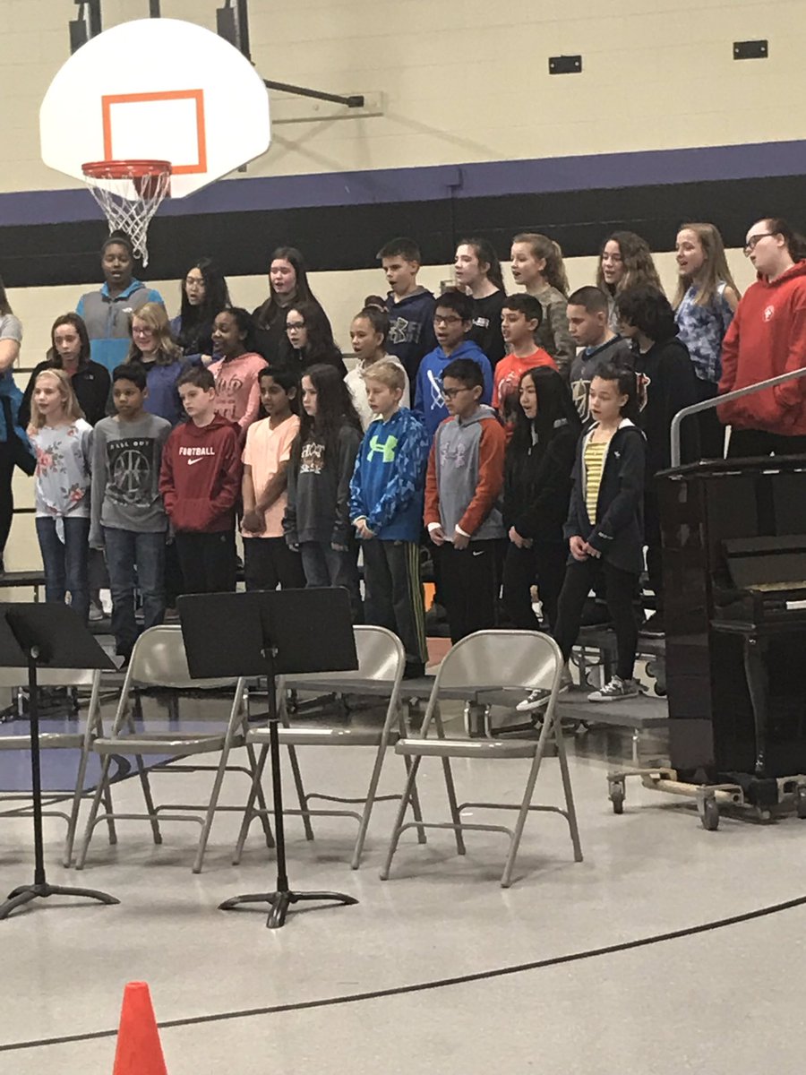 BouchardMrs's tweet photo. What an awesome day!  Our 5th and 6th graders really had the chance to SHINE today at our music program and art show.  I am amazed at their talent.  Thank you Mr. Govednik, Mrs. Mangano, and Mrs. Forbes for highlighting these talented students.  #halepackstrong #weare54 https://t.co/sL7fTMUsI6