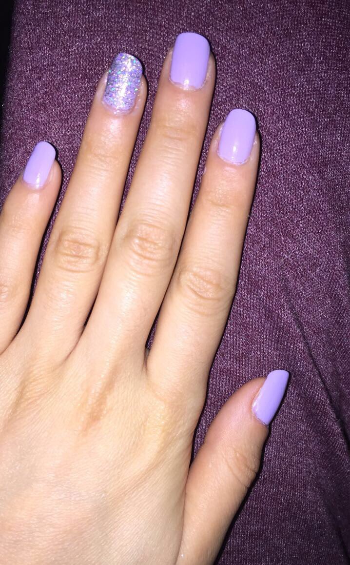 _Dolls__'s tweet photo. Painted my nails (they’re so long, hope they don’t break off) and surprisingly I didn’t accidentally mess one up and have to repaint it 💅🏻 https://t.co/GYtyClLpor